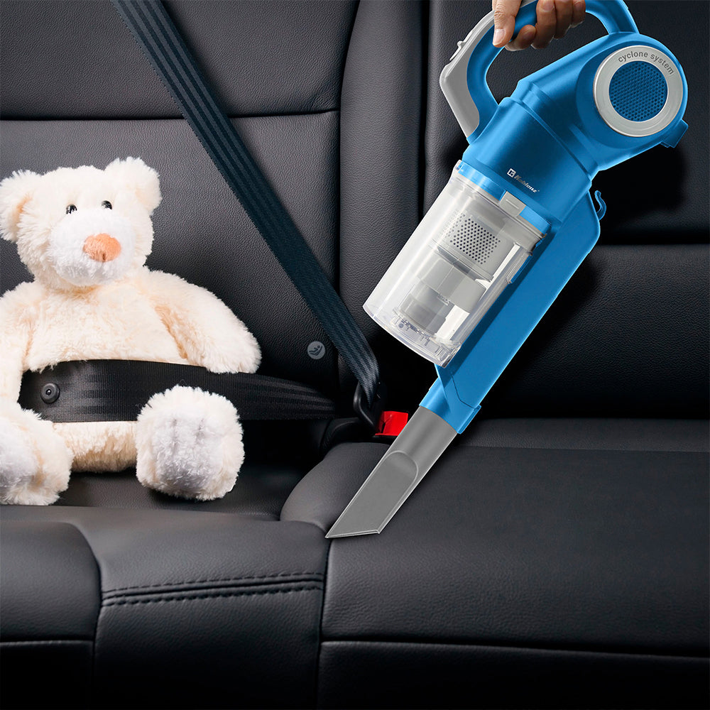 La aspiradora vertical es ideal para limpiar el auto 